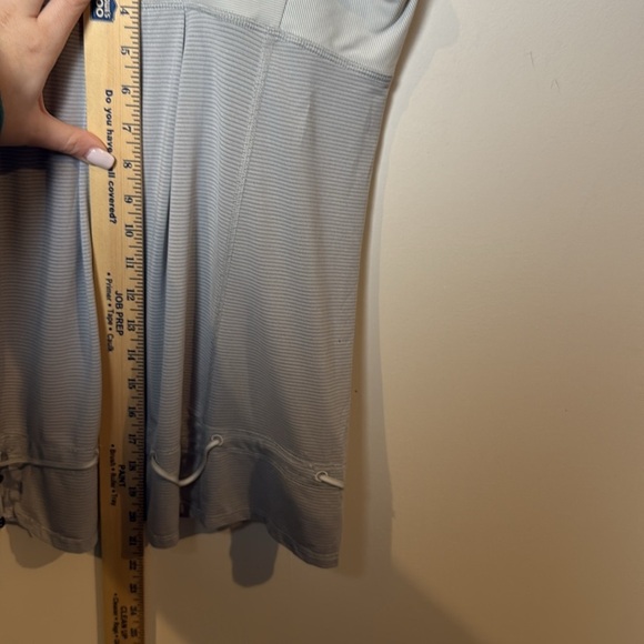 Lululemon Women’s Hustle And Bustle Drawstring Waist White Gray Tank Top Sz 10 - Picture 10 of 11